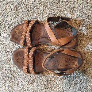 Born leather sandals